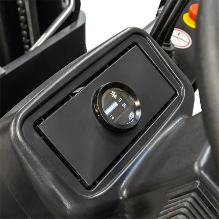 Электропогрузчик трёхопорный SMARTLIFT EFS151 (г/п 1500 кг; 4,5 м; li-ion 48В / 150Ач)